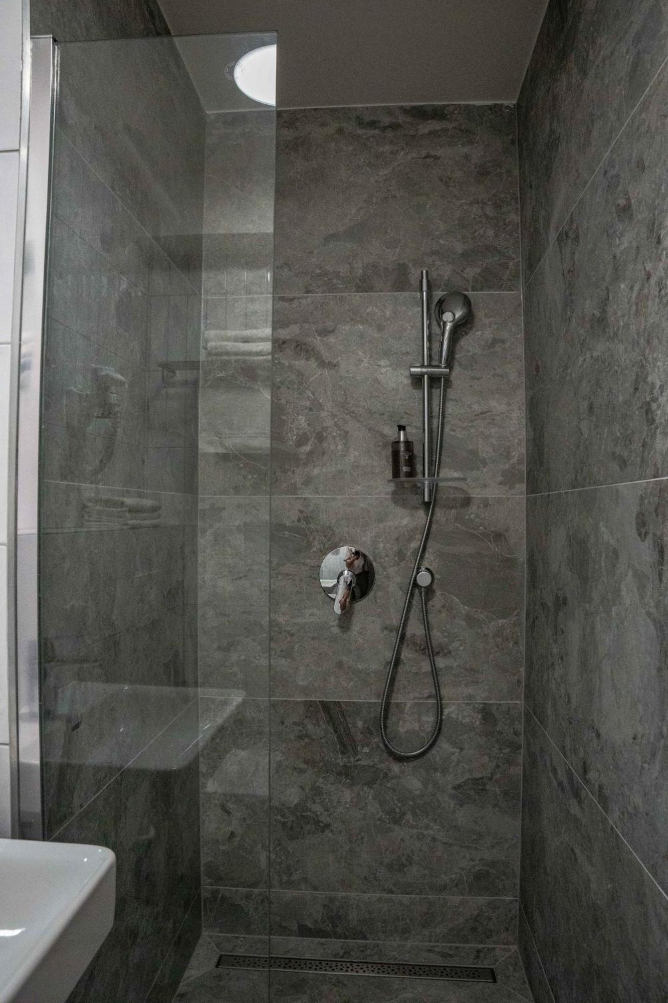 Sharingham מלון 3*